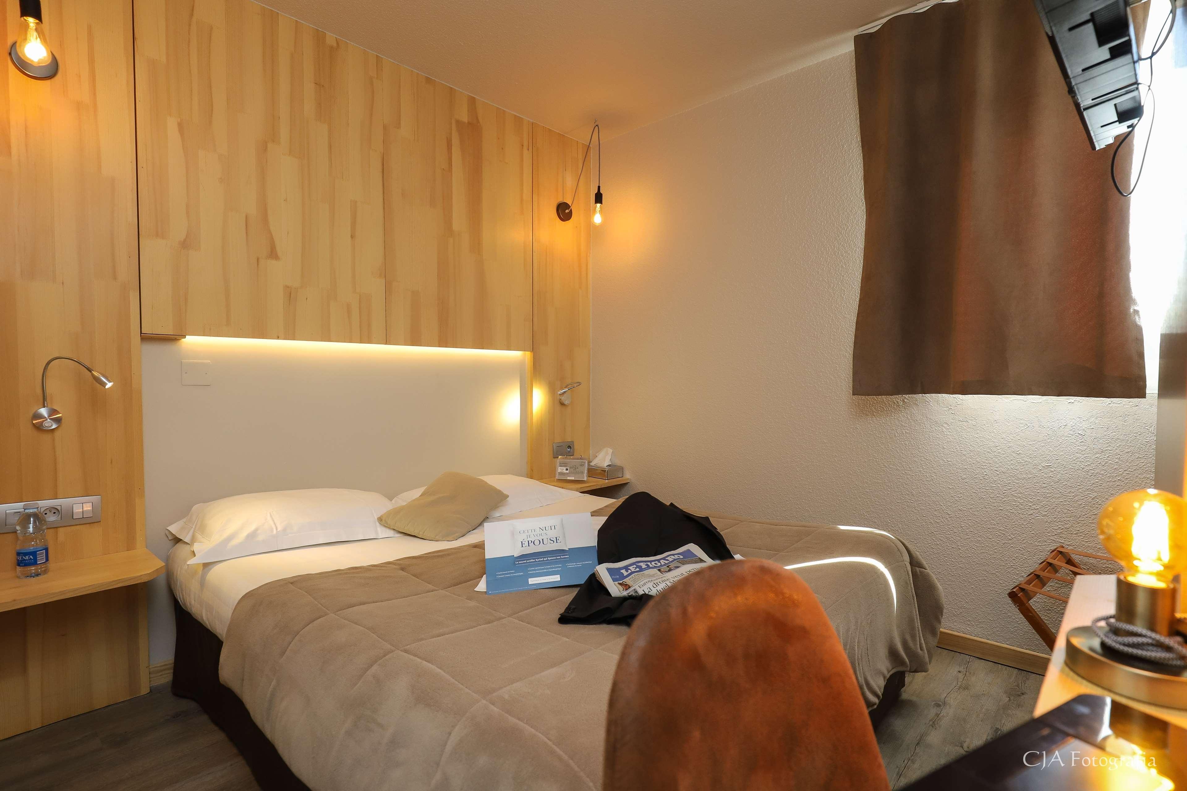 Hotel Restaurant Kyriad Brive Centre Buitenkant foto