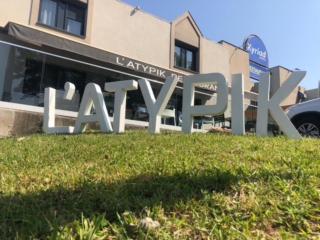 Hotel Restaurant Kyriad Brive Centre Buitenkant foto