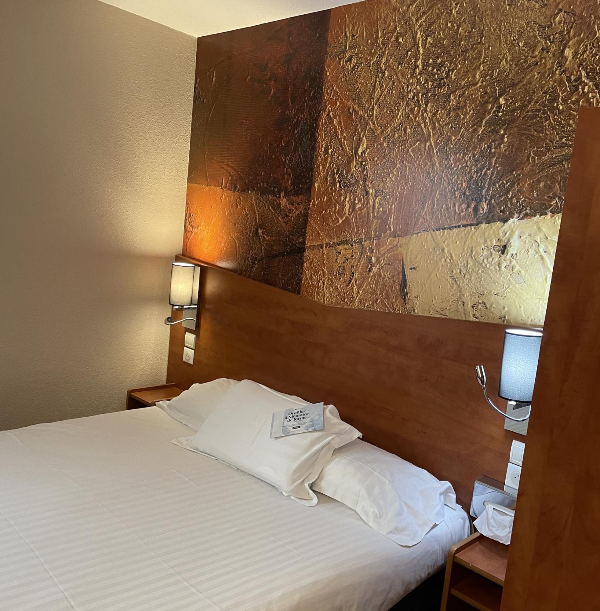 Hotel Restaurant Kyriad Brive Centre Buitenkant foto